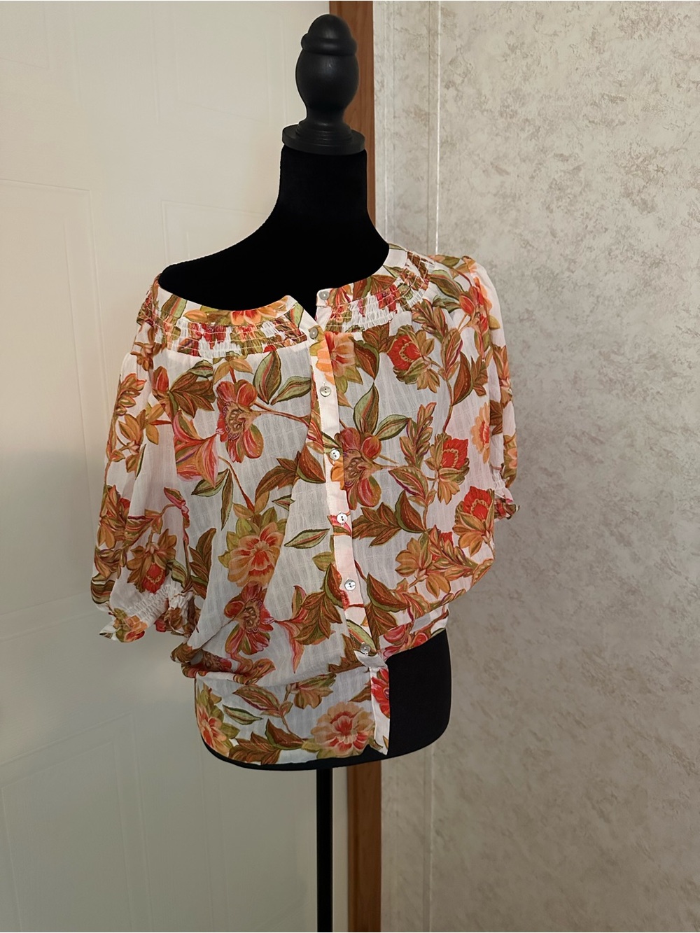 Rose & Olive White Off-Shoulder Floral Button-Front Top